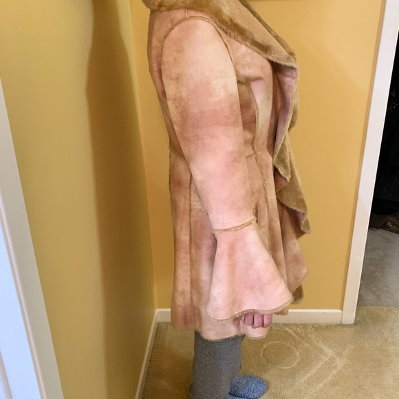 Newport News Gold tones faux fur and suede coat 24 hour sale🔴 - Picture 9 of 16